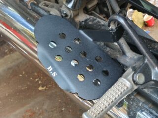 HONDA HNESS FOOTREST IN STIANLESS STEEL (BLACK POWDER COATED)